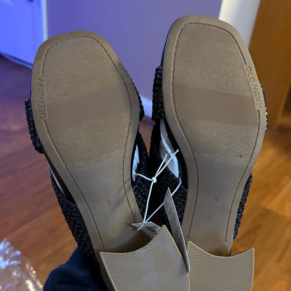 Old Navy Black Sandals - Picture 8 of 8